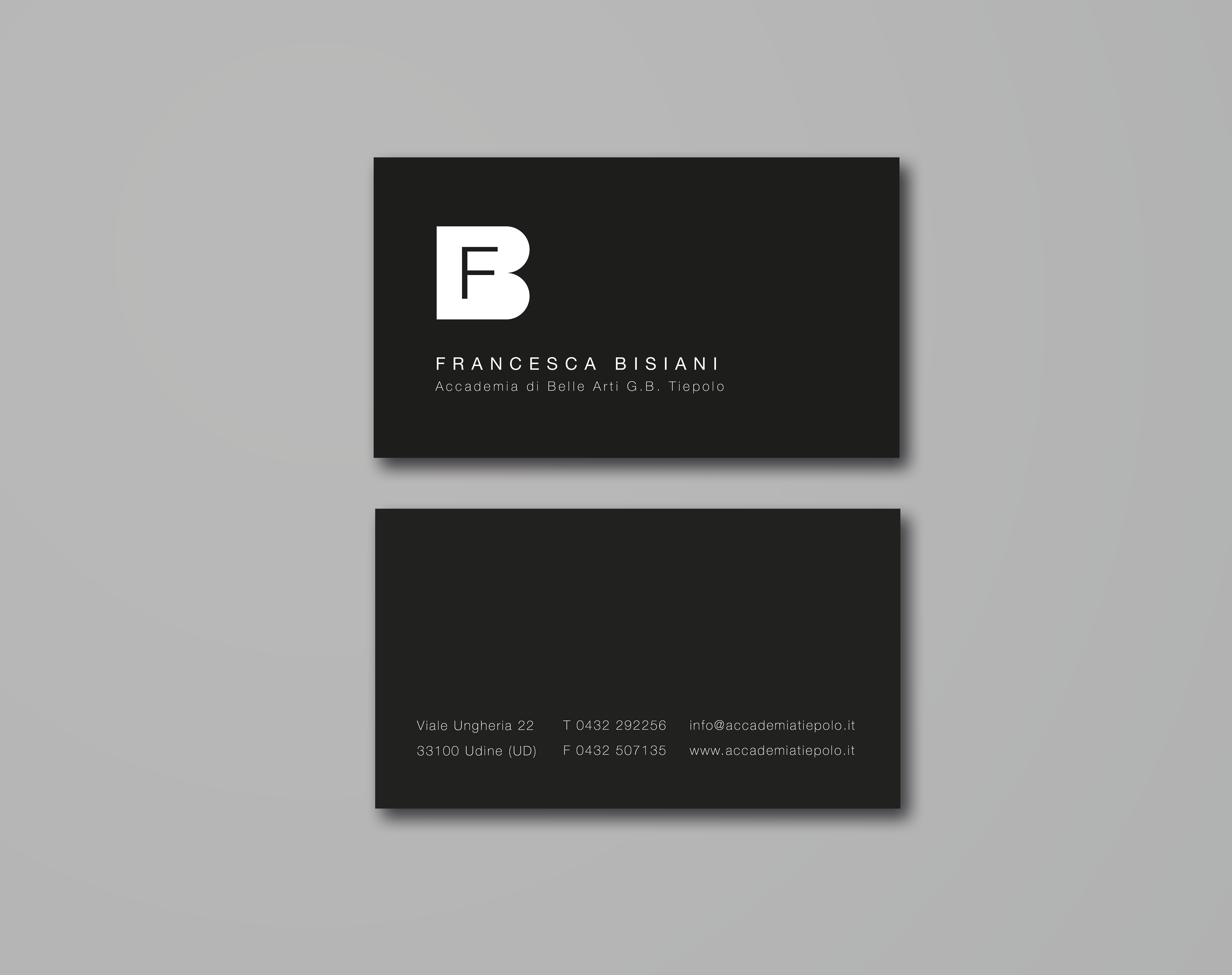 Progettazione del proprio monogramma e successiva applicazione su business card